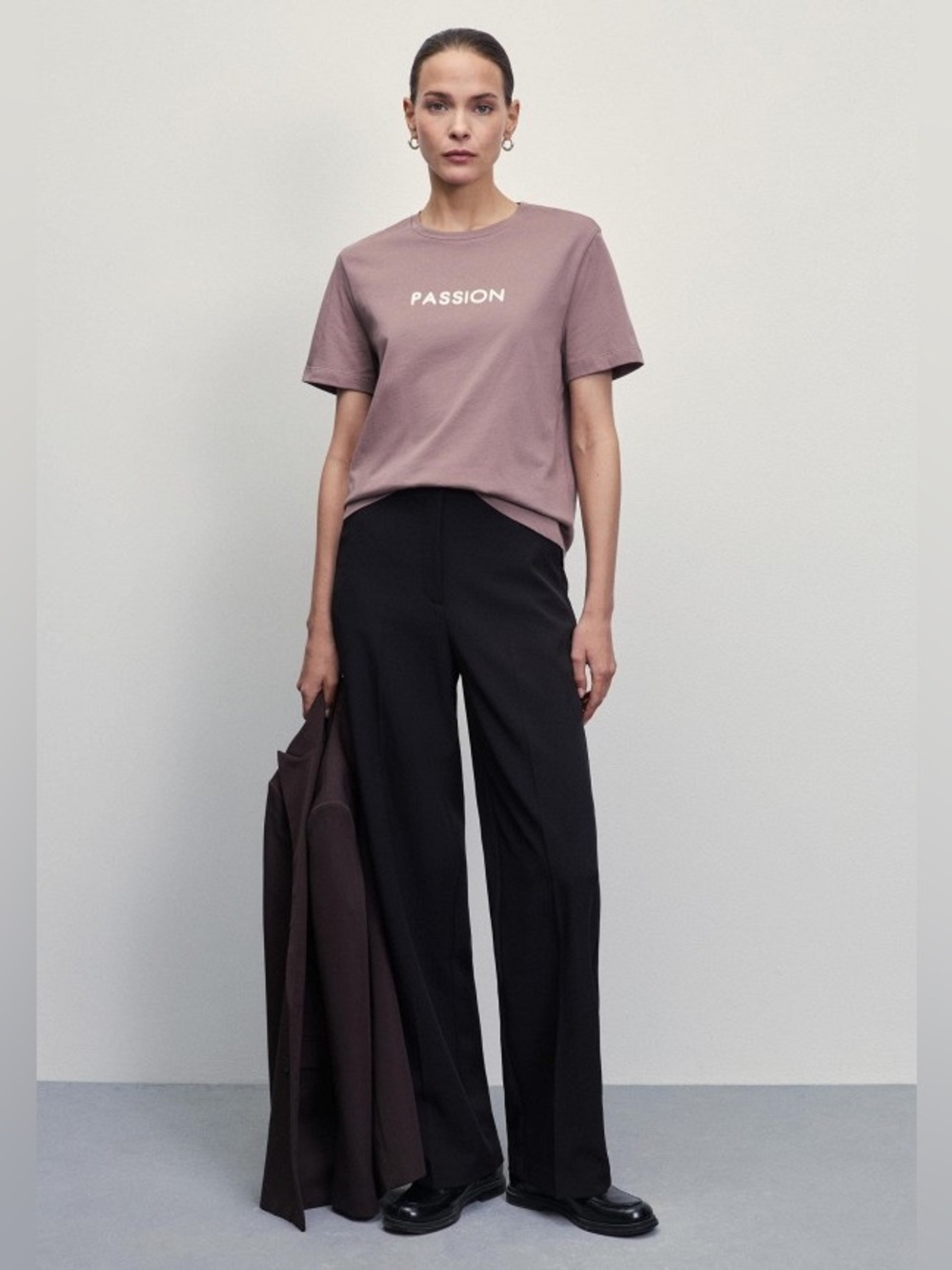 Zarina Basic Brown T-Shirt